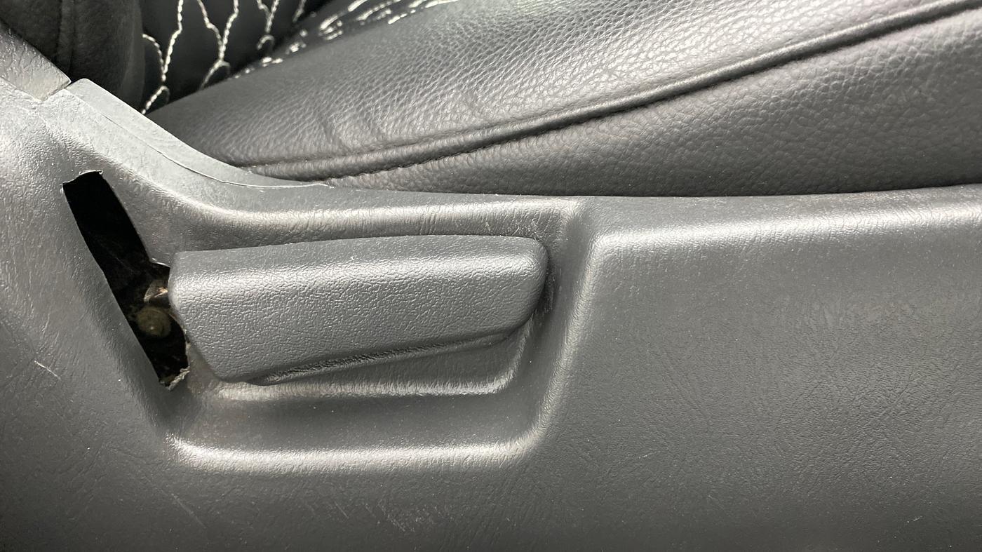 2017 Maruti Alto K10 VXI P, Petrol, Manual, 30,388 km, Driver Side Adjustment Panel