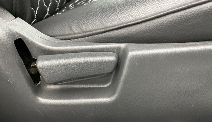 2017 Maruti Alto K10 VXI P, Petrol, Manual, 30,388 km, Driver Side Adjustment Panel