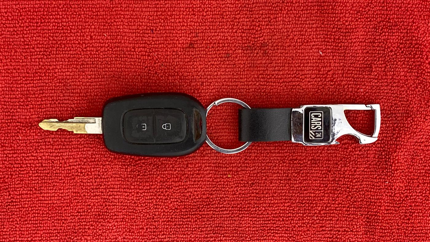 2018 Renault Kwid RXT 1.0, Petrol, Manual, 1,02,990 km, Key Close Up