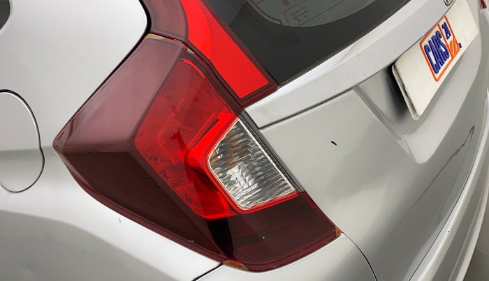 2016 Honda Jazz 1.2L I-VTEC S, Petrol, Manual, 1,01,652 km, Left tail light - Reverse gear light not functional