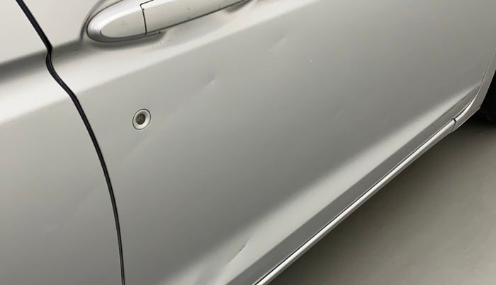 2016 Honda Jazz 1.2L I-VTEC S, Petrol, Manual, 1,01,652 km, Driver-side door - Minor scratches