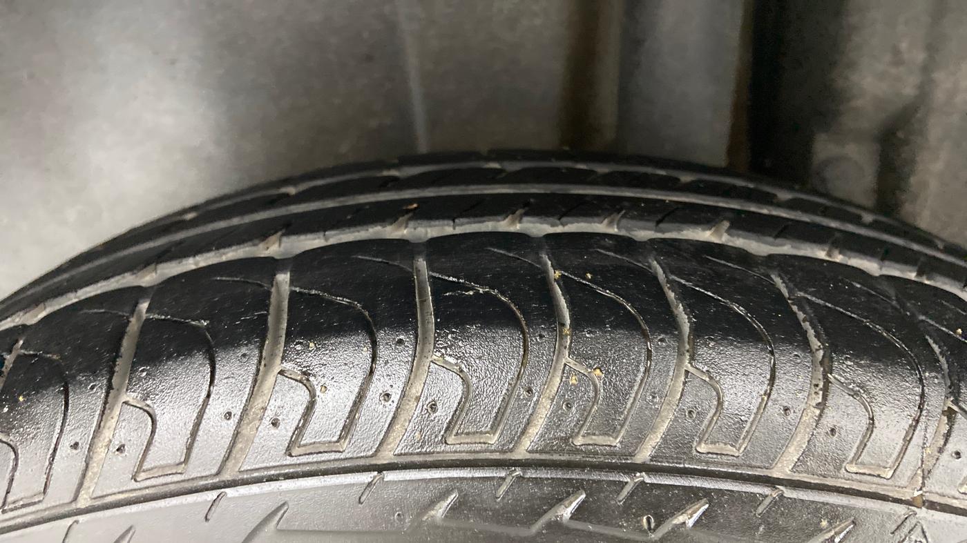 2017 Maruti Swift VXI, Petrol, Manual, 12,885 km, Left Rear Tyre Tread