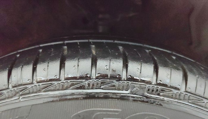 2016 Maruti Celerio VXI, Petrol, Manual, 77,340 km, Right Front Tyre Tread