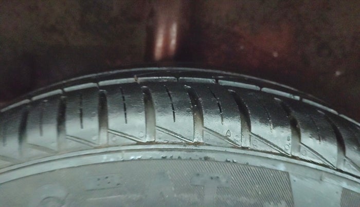 2016 Maruti Celerio VXI, Petrol, Manual, 77,340 km, Right Rear Tyre Tread