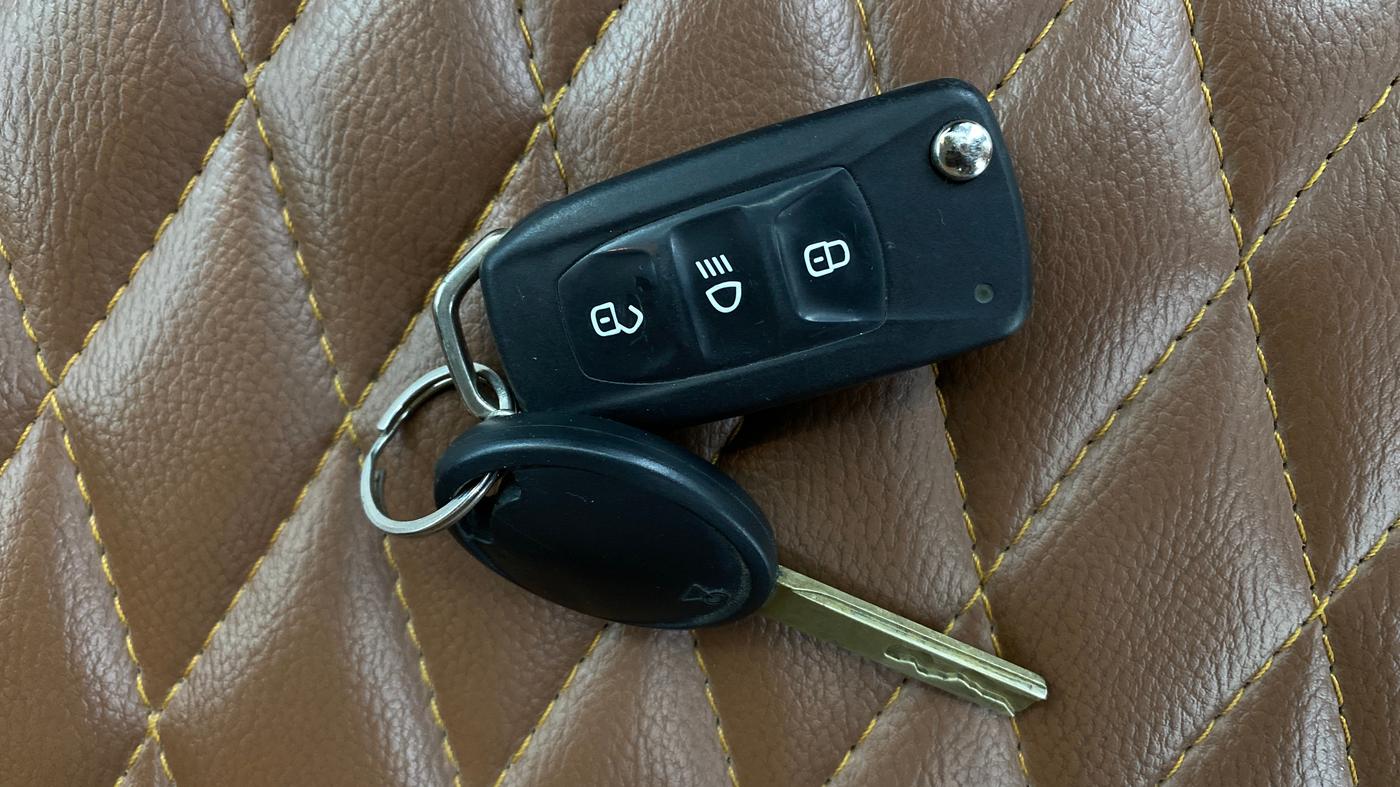 2022 Tata ALTROZ XM PLUS PETROL, Petrol, Manual, 22,988 km, Key Close Up