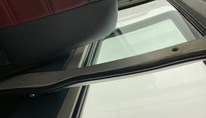 2016 Maruti Omni 5 SEATER, Petrol, Manual, 40,349 km, Second-row left seat - Seat Belt Missing