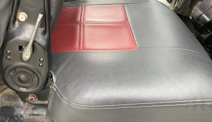 2016 Maruti Omni 5 SEATER, Petrol, Manual, 40,349 km, Driver Side Adjustment Panel