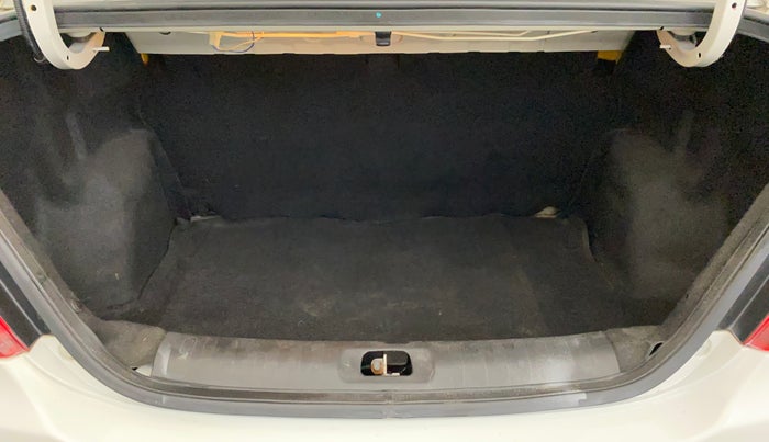 2015 Maruti Swift Dzire LXI (O), Petrol, Manual, 19,334 km, Boot Inside