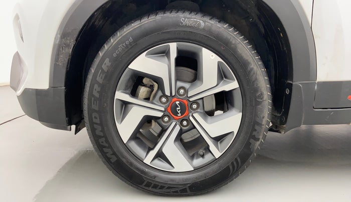 2022 KIA SONET HTX ANNIVERSARY EDITION 1.5, Diesel, Manual, 39,641 km, Left Front Wheel