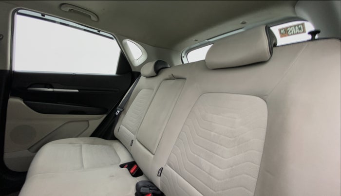 2022 KIA SONET HTX ANNIVERSARY EDITION 1.5, Diesel, Manual, 39,641 km, Right Side Rear Door Cabin