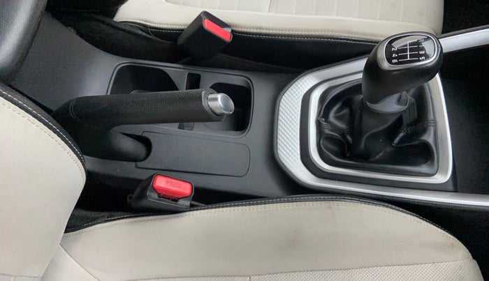 2022 KIA SONET HTX ANNIVERSARY EDITION 1.5, Diesel, Manual, 39,641 km, Gear Lever