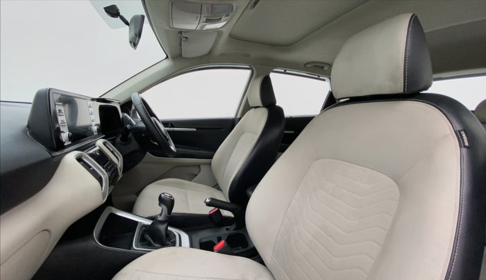 2022 KIA SONET HTX ANNIVERSARY EDITION 1.5, Diesel, Manual, 39,641 km, Right Side Front Door Cabin