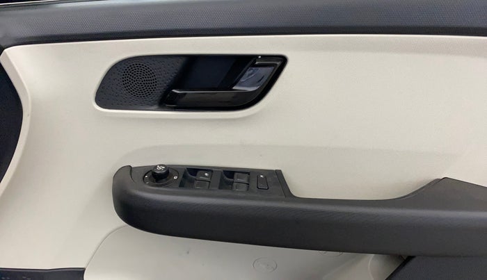 2024 Tata ALTROZ XM PLUS PETROL, Petrol, Manual, 23,470 km, Driver Side Door Panels Control