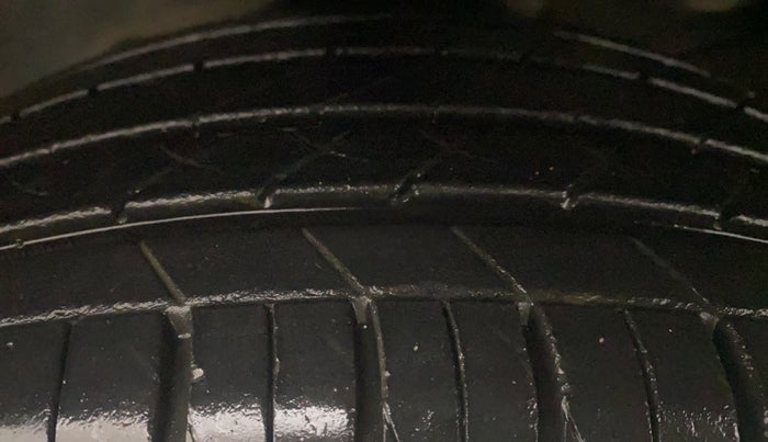 2021 KIA SONET HTK PLUS 1.0 IMT, Petrol, Manual, 23,140 km, Left Front Tyre Tread