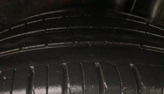 2021 KIA SONET HTK PLUS 1.0 IMT, Petrol, Manual, 23,140 km, Left Rear Tyre Tread