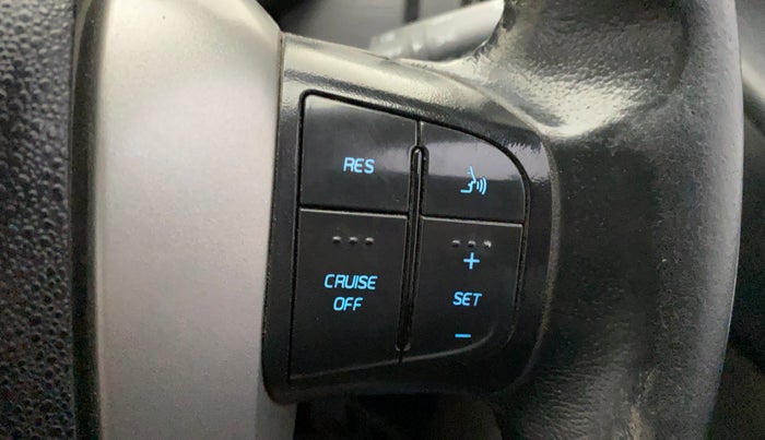 2017 Mahindra XUV500 W10 AWD AT, Diesel, Automatic, 80,700 km, Adaptive Cruise Control