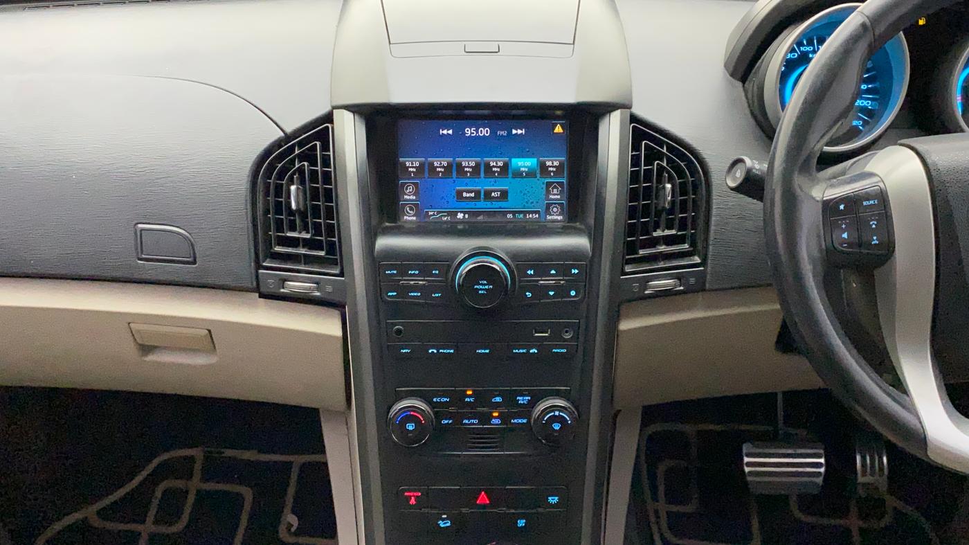 2017 Mahindra XUV500 W10 AWD AT, Diesel, Automatic, 80,700 km, Air Conditioner