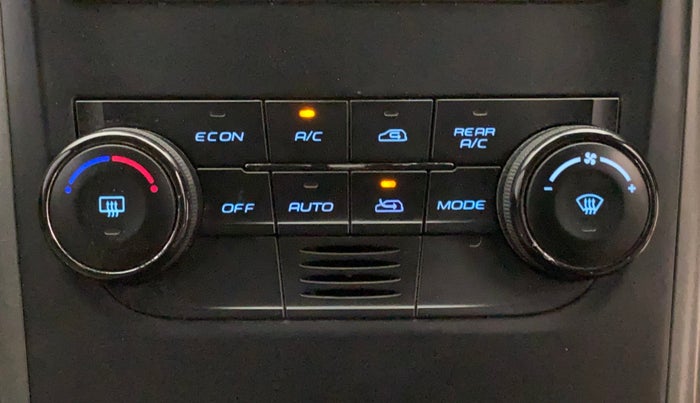 2017 Mahindra XUV500 W10 AWD AT, Diesel, Automatic, 80,700 km, Automatic Climate Control