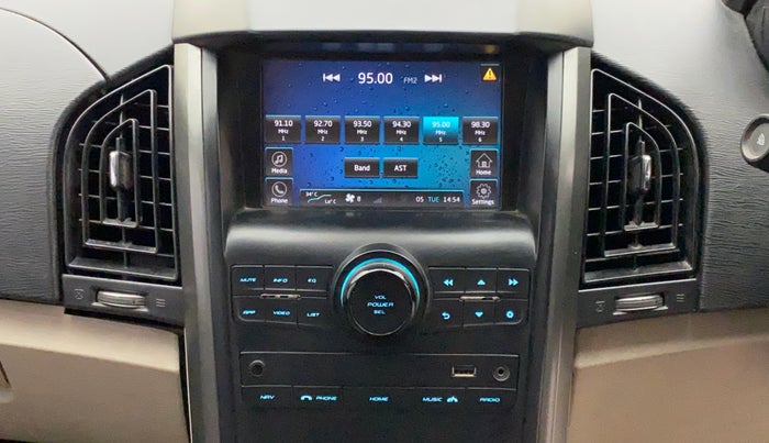 2017 Mahindra XUV500 W10 AWD AT, Diesel, Automatic, 80,700 km, Infotainment System