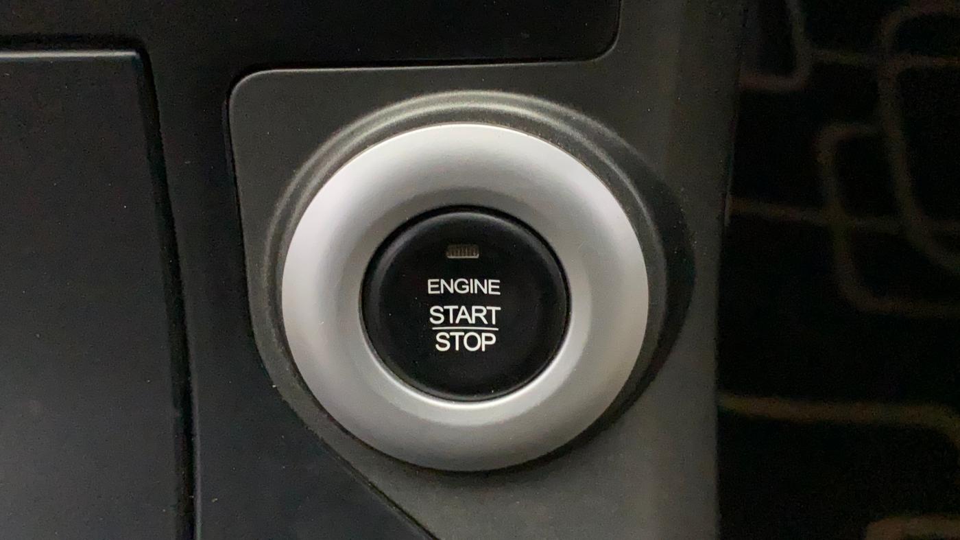 2017 Mahindra XUV500 W10 AWD AT, Diesel, Automatic, 80,700 km, Keyless Start/ Stop Button