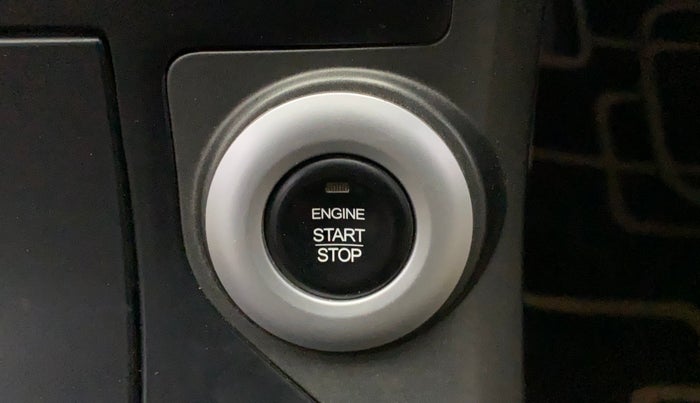 2017 Mahindra XUV500 W10 AWD AT, Diesel, Automatic, 80,700 km, Keyless Start/ Stop Button