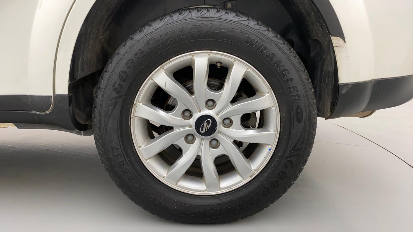 2017 Mahindra XUV500 W10 AWD AT, Diesel, Automatic, 80,700 km, Left Rear Wheel