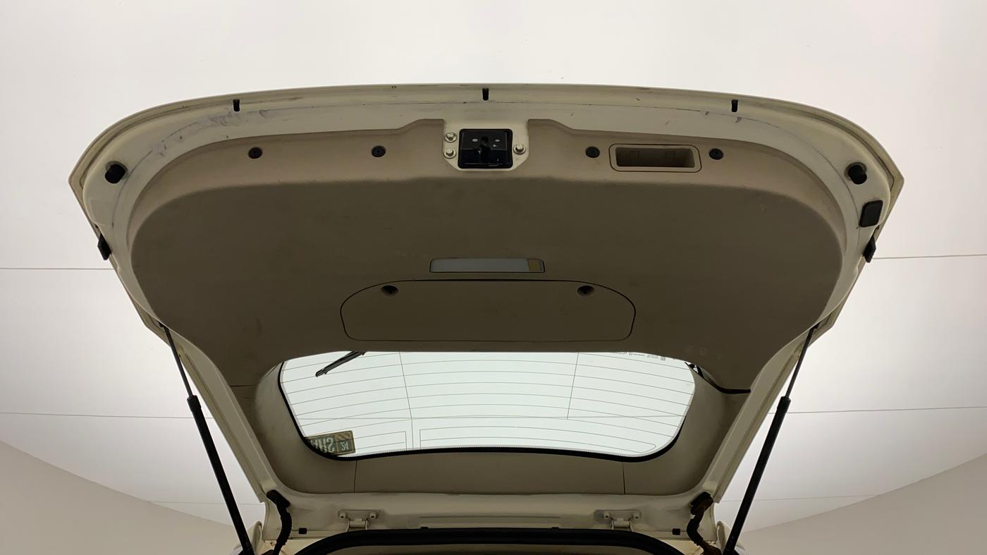 2017 Mahindra XUV500 W10 AWD AT, Diesel, Automatic, 80,700 km, Boot Door Open