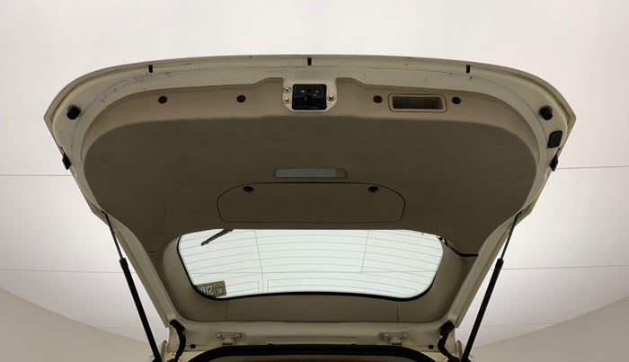 2017 Mahindra XUV500 W10 AWD AT, Diesel, Automatic, 80,700 km, Boot Door Open