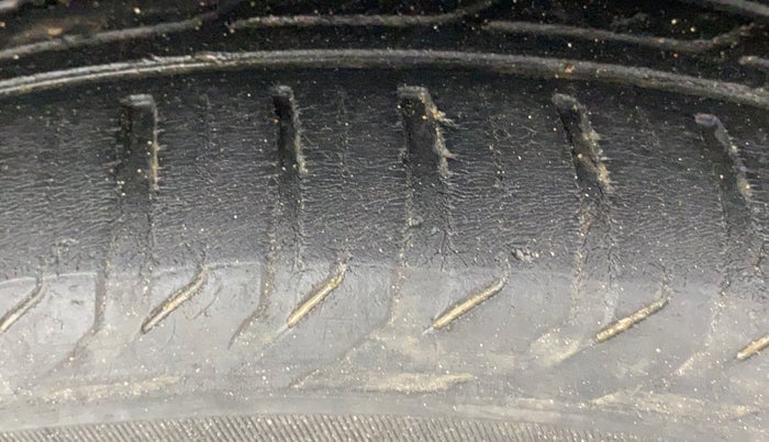2017 Jeep Compass LONGITUDE 2.0 DIESEL, Diesel, Manual, 52,608 km, Left Rear Tyre Tread