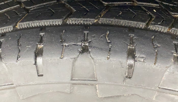 2017 Jeep Compass LONGITUDE 2.0 DIESEL, Diesel, Manual, 52,608 km, Left Front Tyre Tread