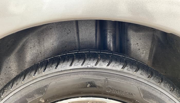 2021 Maruti Ciaz ALPHA 1.5 SHVS PETROL, Petrol, Manual, 46,917 km, Left Rear Tyre Tread