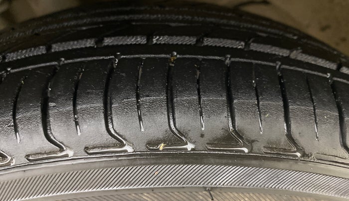 2018 Tata TIAGO NRG PETROL, Petrol, Manual, 85,225 km, Right Front Tyre Tread