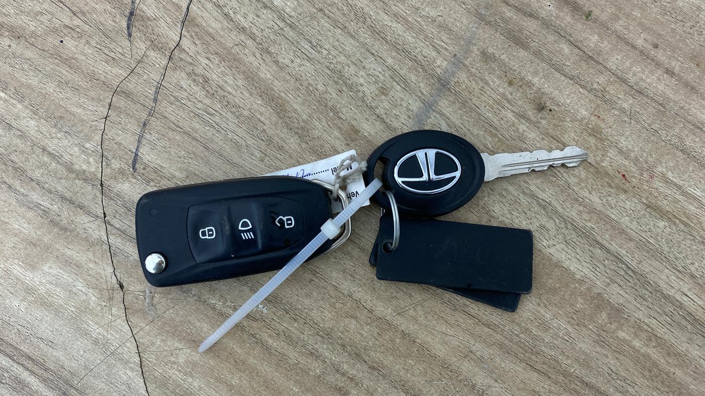 2018 Tata TIAGO NRG PETROL, Petrol, Manual, 86,702 km, Key Close Up