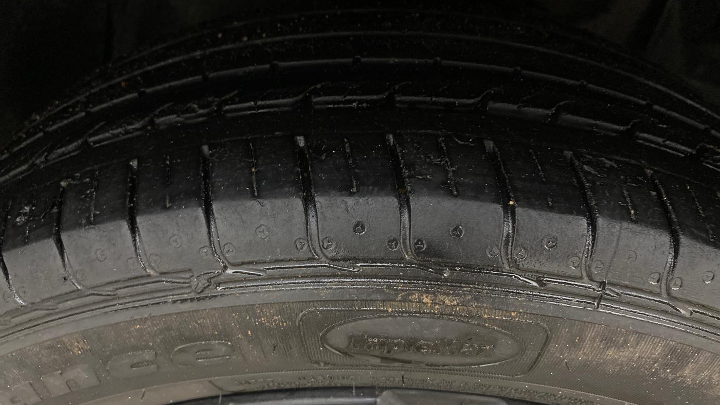 2023 Tata NEXON XM SUNROOF PETROL, Petrol, Manual, 37,031 km, Left Front Tyre Tread