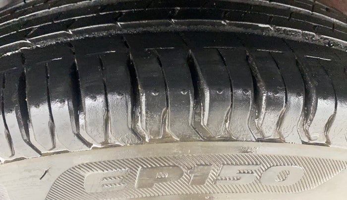 2022 Tata ALTROZ XE PETROL, Petrol, Manual, 22,656 km, Right Rear Tyre Tread