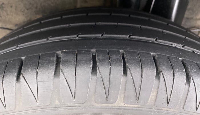 2020 KIA SONET GTX + 1.0 IMT, Petrol, Manual, 30,800 km, Left Rear Tyre Tread