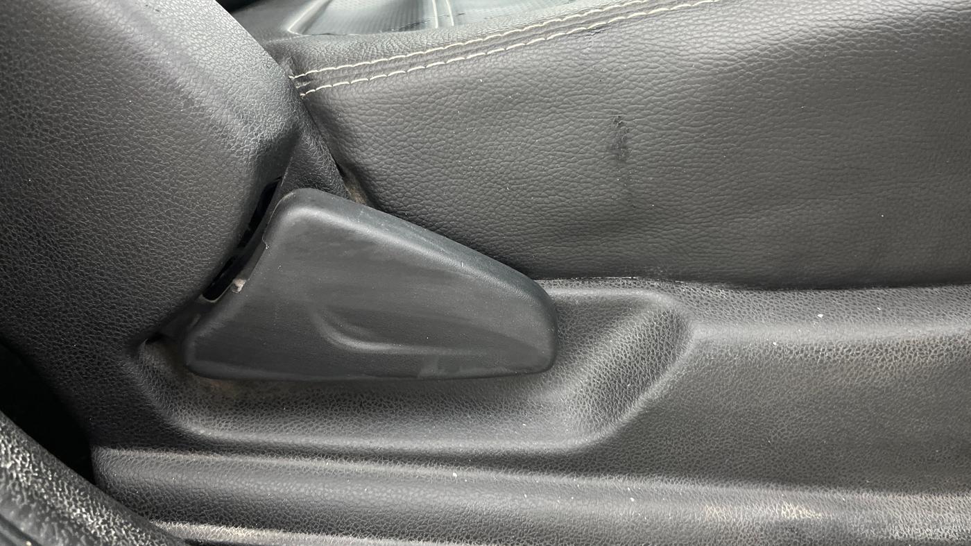 2018 Renault Kwid CLIMBER 1.0, Petrol, Manual, 34,655 km, Driver Side Adjustment Panel