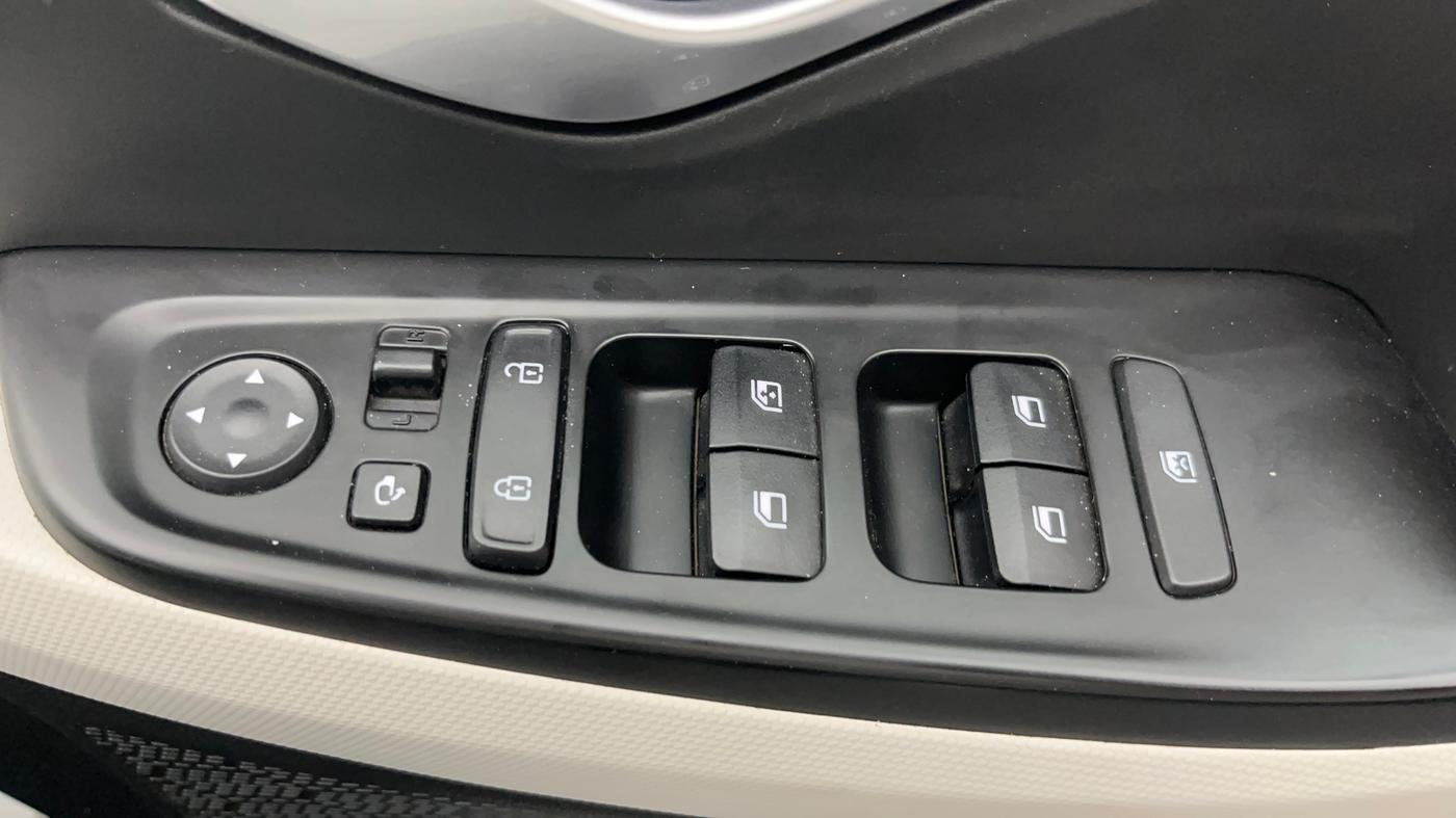2022 Hyundai Creta SX 1.5 PETROL, Petrol, Manual, 14,181 km, Driver Side Door Panels Control