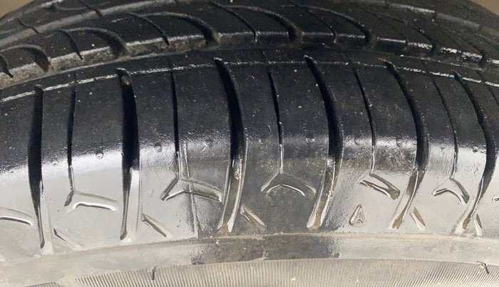 2017 Maruti Celerio ZXI AMT, Petrol, Automatic, 49,078 km, Right Front Tyre Tread