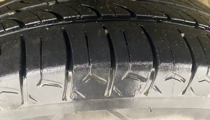 2017 Maruti Celerio ZXI AMT, Petrol, Automatic, 49,078 km, Right Rear Tyre Tread