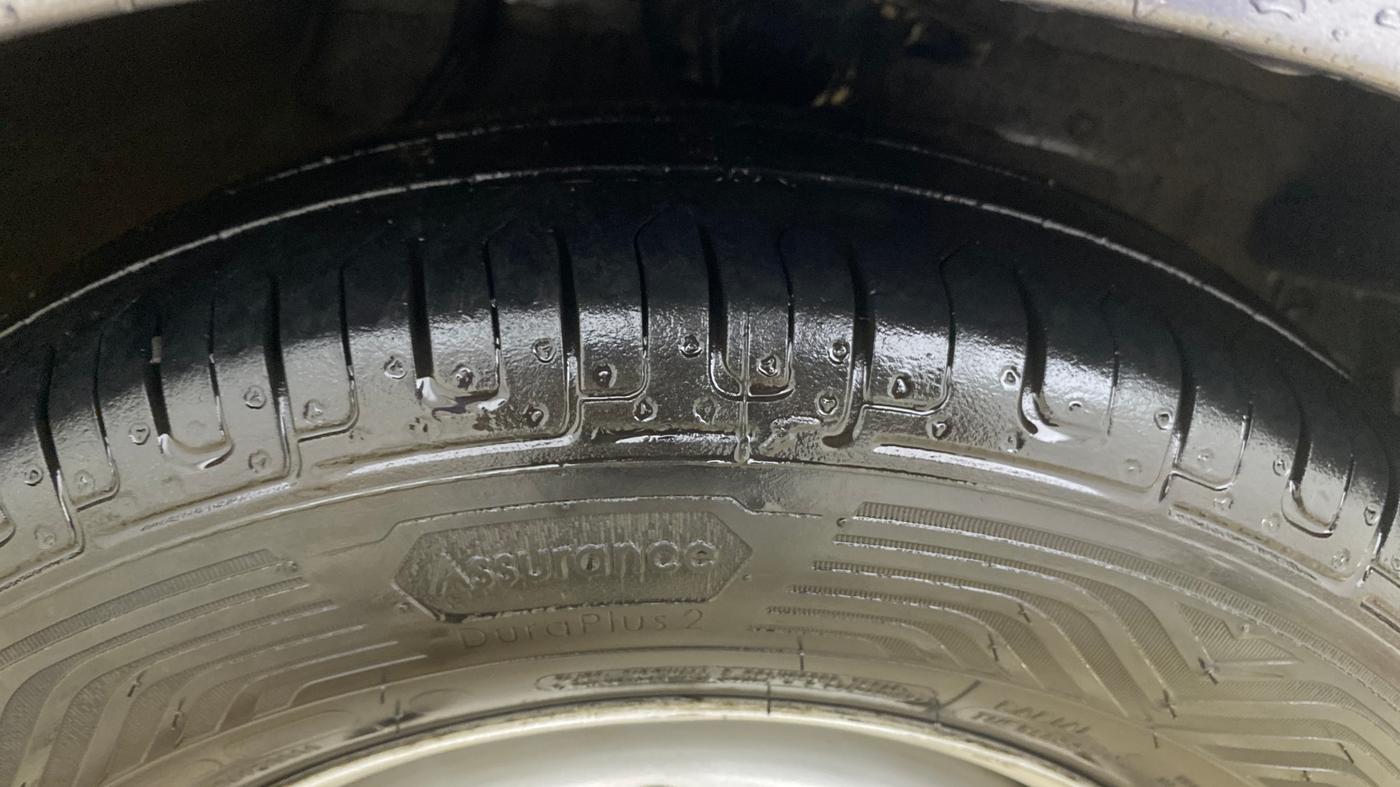 2015 Hyundai i10 MAGNA 1.1, Petrol, Manual, 65,509 km, Right Front Tyre Tread