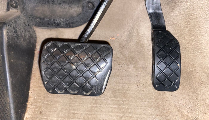 2018 Volkswagen Ameo HIGHLINE PLUS 1.5L AT 16 ALLOY, Diesel, Automatic, 1,09,788 km, Pedals