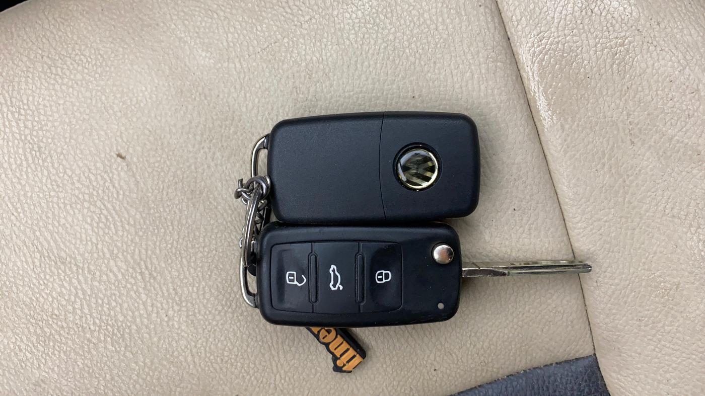2018 Volkswagen Ameo HIGHLINE PLUS 1.5L AT 16 ALLOY, Diesel, Automatic, 1,09,907 km, Key Close Up