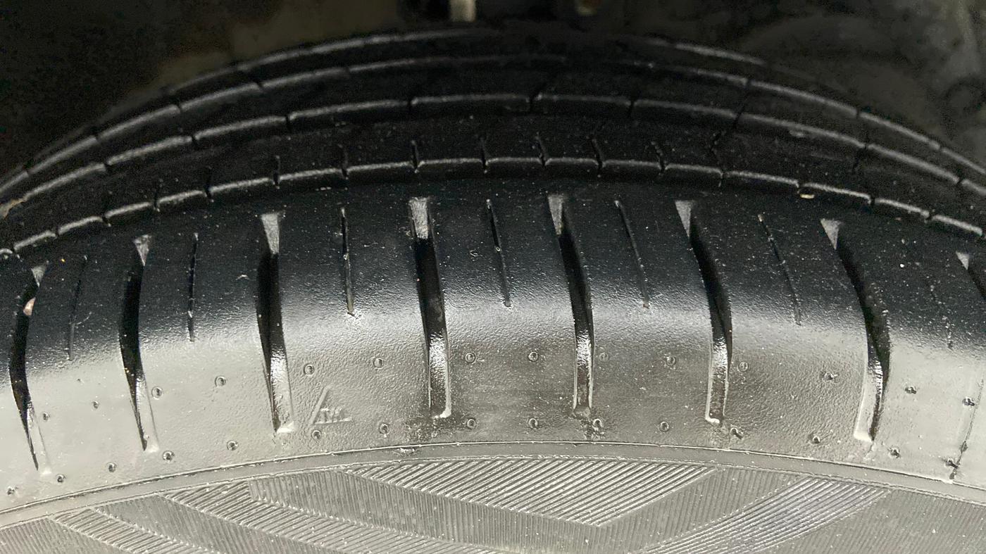 2019 Maruti Baleno ZETA PETROL 1.2, Petrol, Manual, 8,924 km, Right Front Tyre Tread