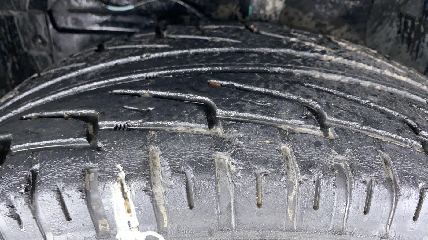 2015 Maruti S Cross SIGMA 1.3, Diesel, Manual, 70,504 km, Left Front Tyre Tread