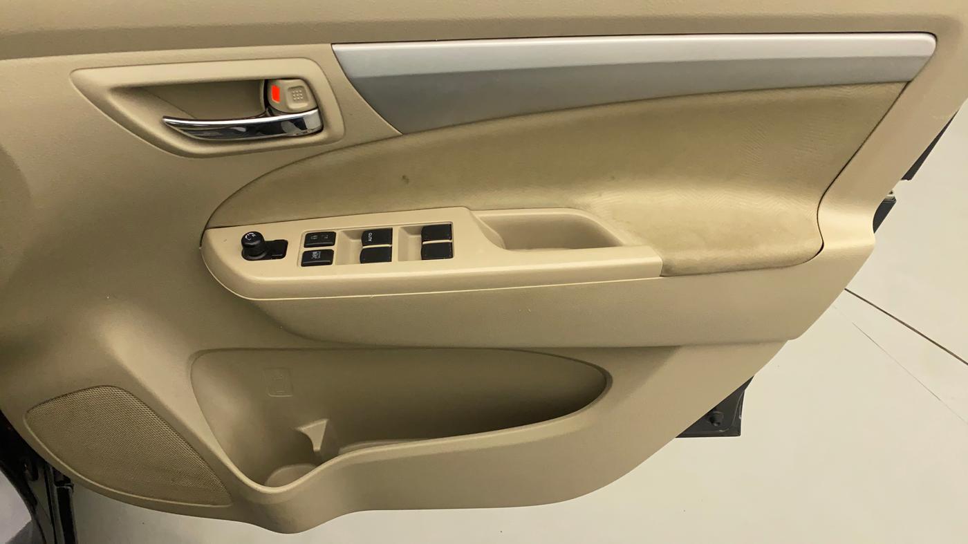 2017 Maruti Ertiga VXI CNG, CNG, Manual, 72,571 km, Driver Side Door Panels Control