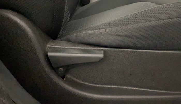 2019 Tata NEXON XM PETROL, CNG, Manual, 77,136 km, Driver Side Adjustment Panel