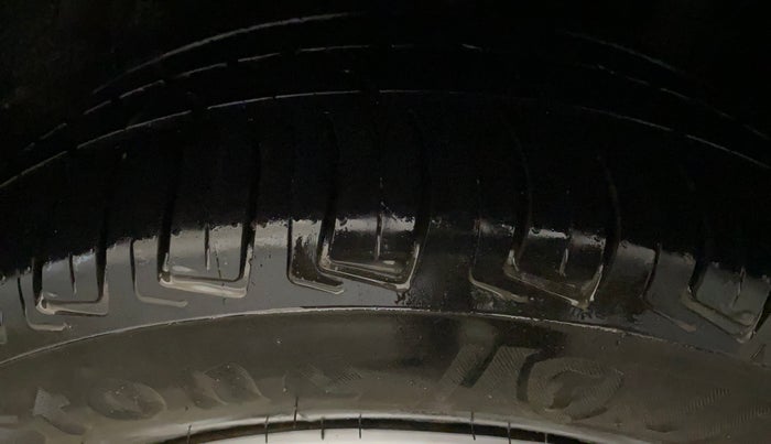2019 Tata NEXON XM PETROL, CNG, Manual, 77,136 km, Left Rear Tyre Tread