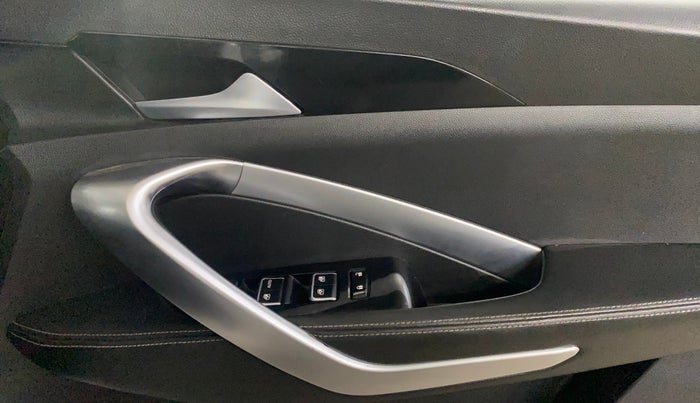 2020 MG HECTOR SHARP 1.5 DCT PETROL, Petrol, Automatic, 58,733 km, Driver Side Door Panels Control