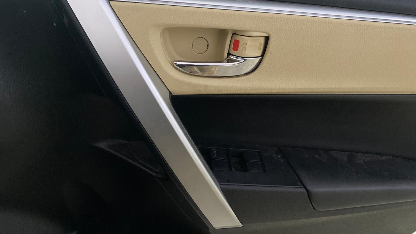 2018 Toyota Corolla Altis GL PETROL, Petrol, Manual, 36,276 km, Driver Side Door Panels Control